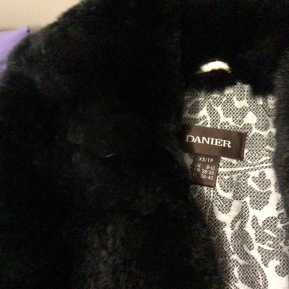 Danier leather jacket (winter) - Picture 2 of 6